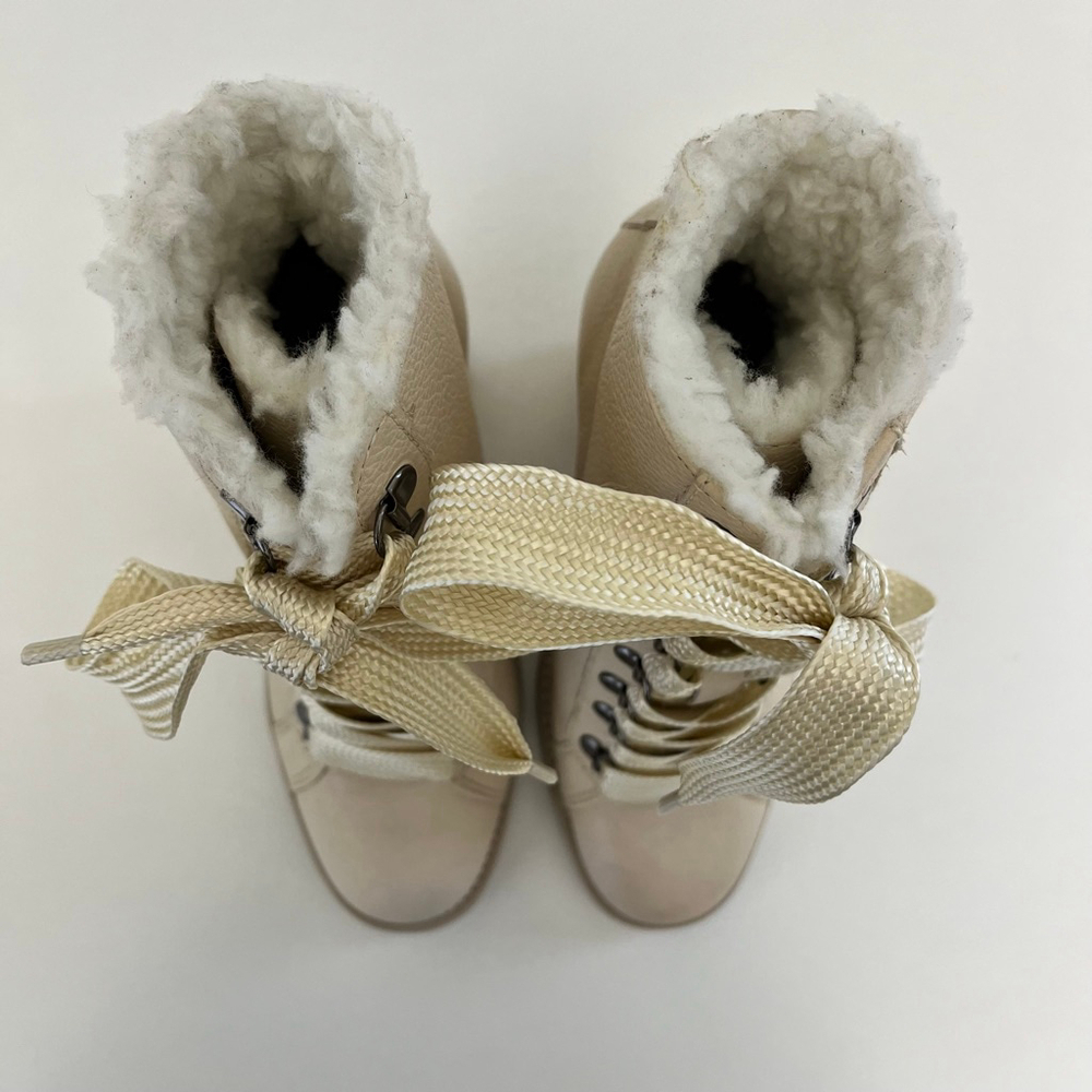 Schutz Zhara Faux Fur Lined Lace-Up Lug Sole Bootie Eggshell Ivory 7 - Picture 5 of 13